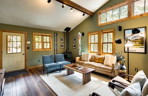 Almont House | 120 m² House ∙ 2 bedrooms ∙ 8 guests