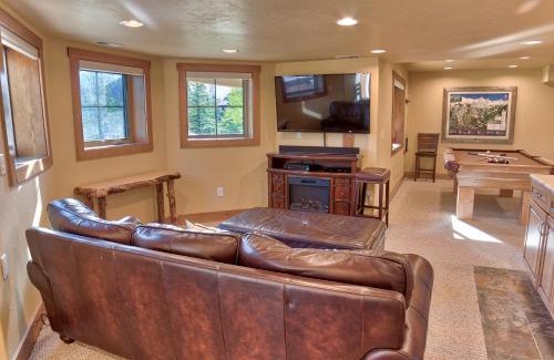 Vista Point House | 120 Rachel Lane