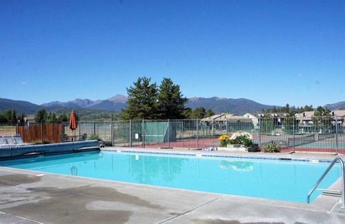 Fraser Condo | 121 m² Condo ∙ 3 bedrooms ∙ 8 guests