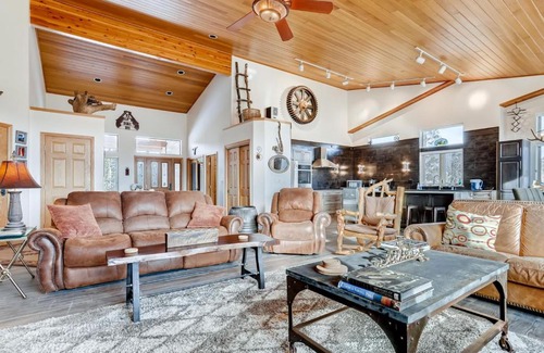 Wildernest House | 122 Kings Court by Book by Owner