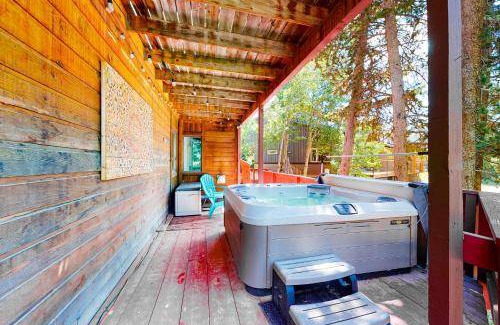 Baldy Mountain House | 122 m² House ∙ 3 bedrooms ∙ 8 guests