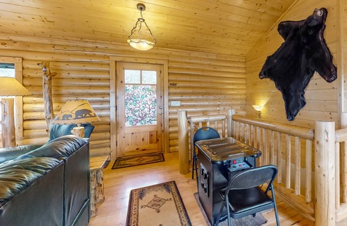 Rainbow Valley Cabin | 123 m² Cabin ∙ 3 bedrooms ∙ 7 guests