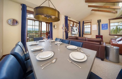 Fraser Condo | 126 m² Condo ∙ 3 bedrooms ∙ 10 guests