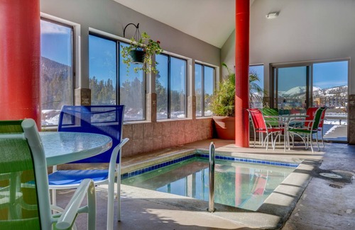 Lakeside Village Apartment | 129 m² Apartment ∙ 3 bedrooms ∙ 10 guests