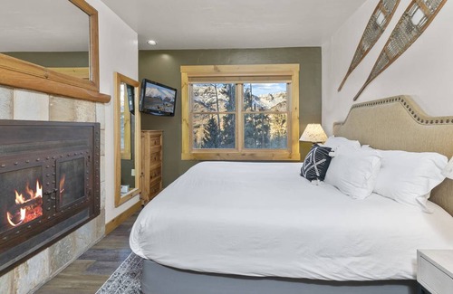 Mountain Village Apartment | 130 m² Apartment ∙ 1 bedroom ∙ 4 guests