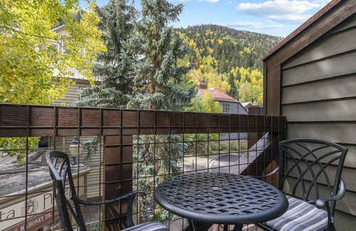 Telluride Apartment | 130 m² Apartment ∙ 2 bedrooms ∙ 8 guests