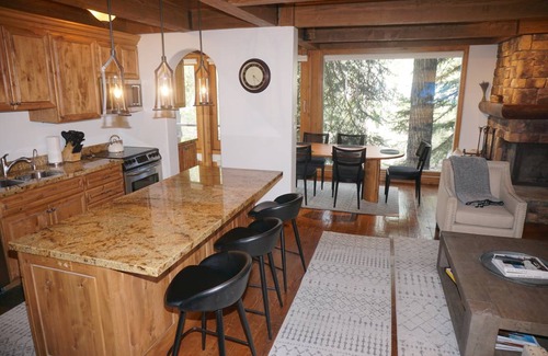 Aspen Condo | 130 m² Condo ∙ 3 bedrooms ∙ 6 guests