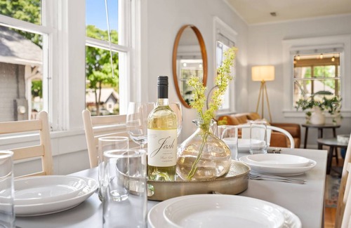 University Park House | 130 m² House ∙ 2 bedrooms ∙ 5 guests