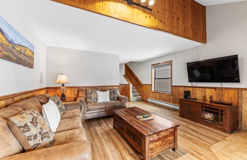 Baldy Mountain House | 136 m² House ∙ 3 bedrooms ∙ 8 guests