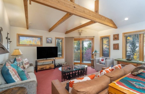 Telluride Condo | 137 m² Condo ∙ 2 bedrooms ∙ 8 guests