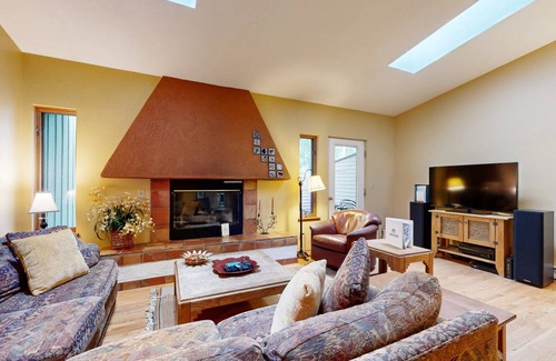 Intermountain House | 137 m² House ∙ 3 bedrooms ∙ 7 guests