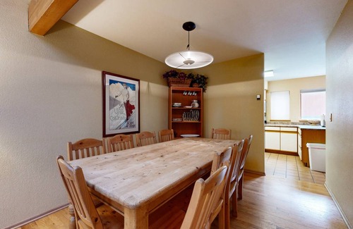 Intermountain House | 137 m² House ∙ 3 bedrooms ∙ 7 guests