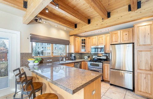 Telluride Condo | 139 m² Condo ∙ 4 bedrooms ∙ 12 guests