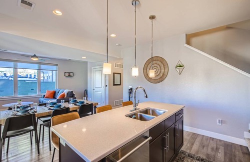 Jefferson Park House | 139 m² House ∙ 2 bedrooms ∙ 6 guests