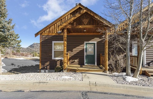 Estes Park Condo | 140 m² Condo ∙ 2 bedrooms ∙ 6 guests