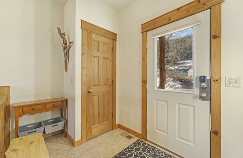 Estes Park Condo | 140 m² Condo ∙ 2 bedrooms ∙ 6 guests