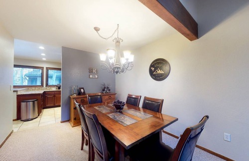 Intermountain Condo | 149 m² Condo ∙ 3 bedrooms ∙ 8 guests