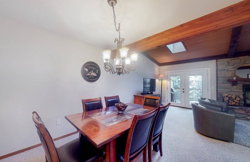 Intermountain Condo | 149 m² Condo ∙ 3 bedrooms ∙ 8 guests