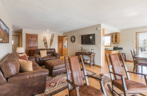 Loghill Village House | 149 m² House ∙ 3 bedrooms ∙ 6 guests