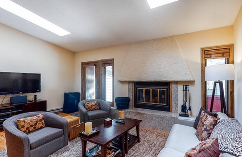 Intermountain House | 150 m² House ∙ 3 bedrooms ∙ 7 guests