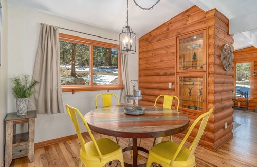 Estes Park Cabin | 156 m² Cabin ∙ 3 bedrooms ∙ 8 guests