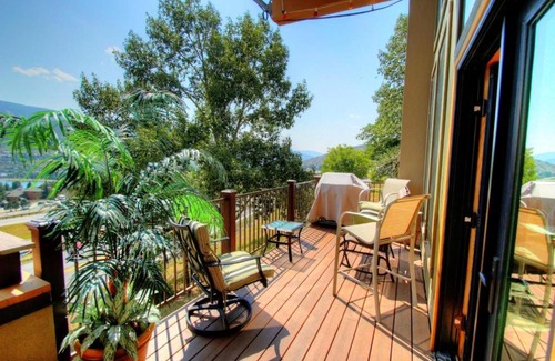 Mountain Star House | 16 Chambertin Townhomes Townhouse