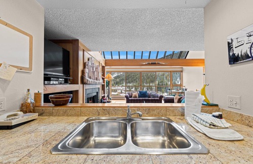 Lakeside Village Apartment | 166 m² Apartment ∙ 3 bedrooms ∙ 12 guests