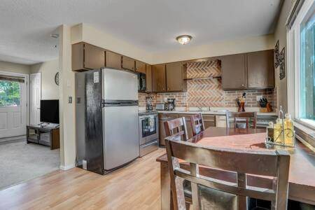 Southeast Colorado Springs Apartment | 167 m² Apartment ∙ 4 bedrooms ∙ 8 guests