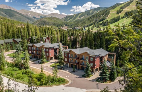 Old Town Condo | 177 m² Condo ∙ 3 bedrooms ∙ 8 guests