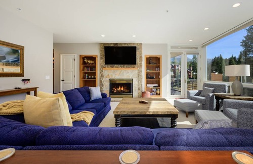 Old Town Condo | 177 m² Condo ∙ 3 bedrooms ∙ 8 guests