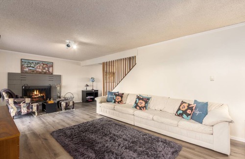 Carriage Hills House | 177 m² House ∙ 3 bedrooms ∙ 8 guests