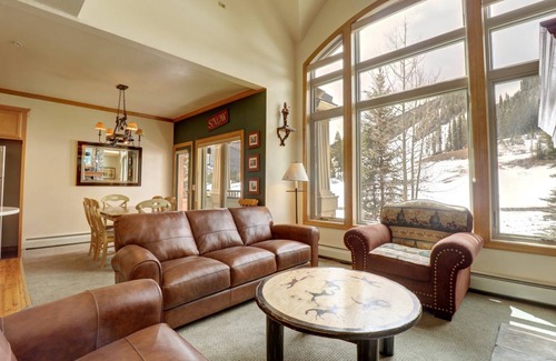 East Village at Copper House | 182 m² House ∙ 4 bedrooms ∙ 11 guests