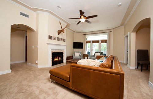 Historic Downtown Durango Condo | 186 m² Condo ∙ 3 bedrooms ∙ 8 guests