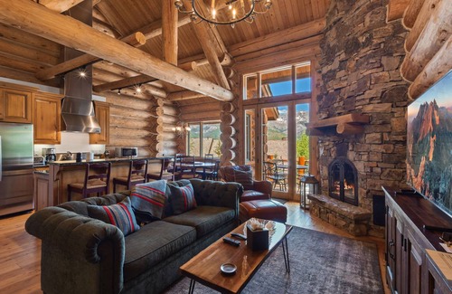 Mountain Village House | 188 m² House ∙ 3 bedrooms ∙ 6 guests