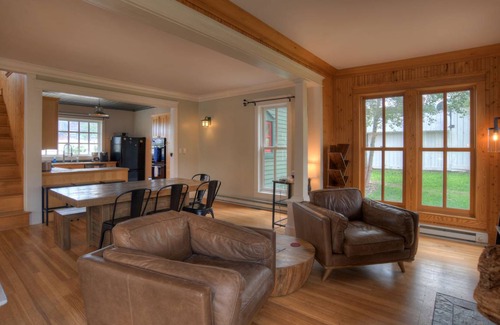 Creede House | 190 m² House ∙ 2 bedrooms ∙ 5 guests