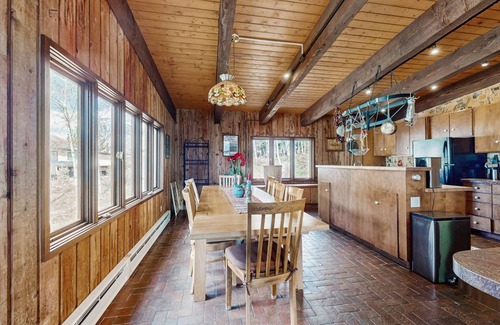 Mountain Valley Cabin | 193 m² Cabin ∙ 4 bedrooms ∙ 7 guests