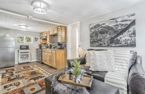 Woodland Park House | 1BR Woodland Hideaway - Downtown and Hiking Nearby