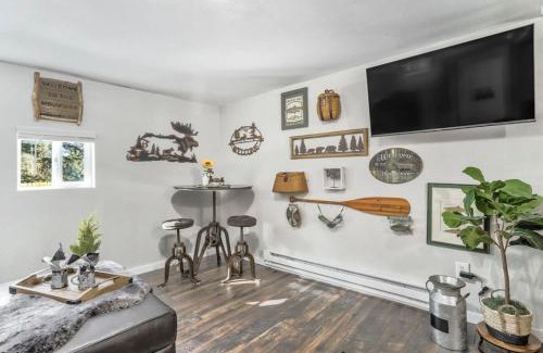 Woodland Park House | 1BR Woodland Hideaway - Downtown and Hiking Nearby