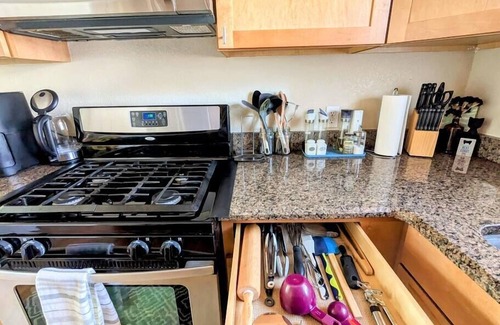 City Park House | 2-Bedroom house close to Zoo, Museum and NJH Hospital