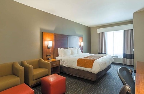 Loveland Hotel | 2-Star Hotel ∙ Comfort Suites Loveland