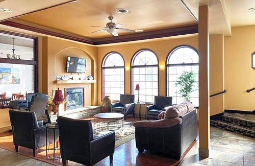 Gunnison Hotel | 2-Star Hotel ∙ Wingate by Wyndham Gunnison Near Western Colorado University
