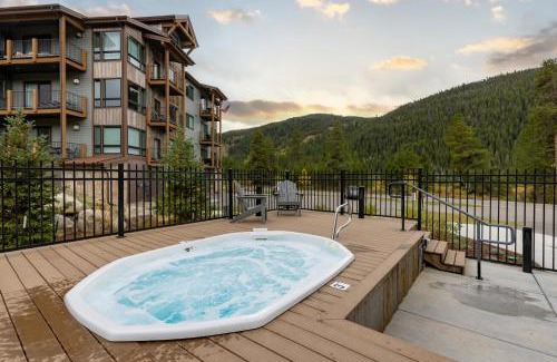 Lakeside Village Apartment | 204 Clearwater Lofts condo