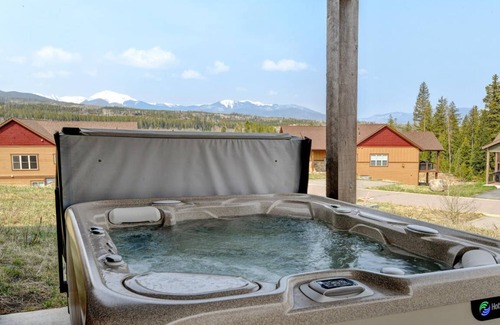 Rendezvous House | 204 m² House ∙ 3 bedrooms ∙ 10 guests