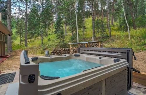 Cascade-Chipita Park Cabin | 208 m² Cabin ∙ 4 bedrooms ∙ 10 guests