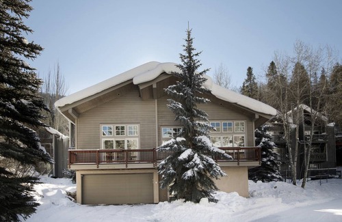 Intermountain House | 211 m² House ∙ 3 bedrooms ∙ 8 guests