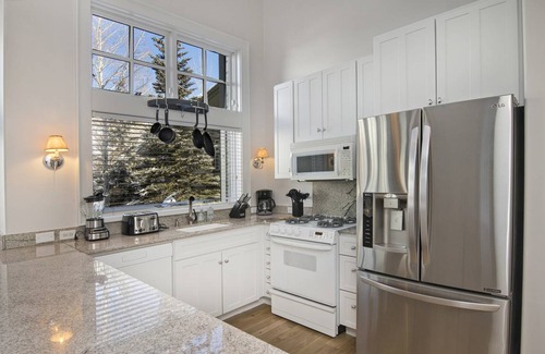 Intermountain House | 211 m² House ∙ 3 bedrooms ∙ 8 guests