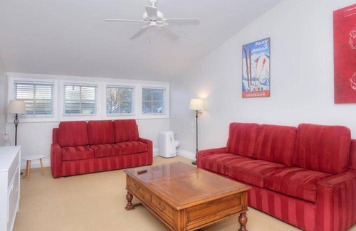 Intermountain House | 211 m² House ∙ 3 bedrooms ∙ 8 guests