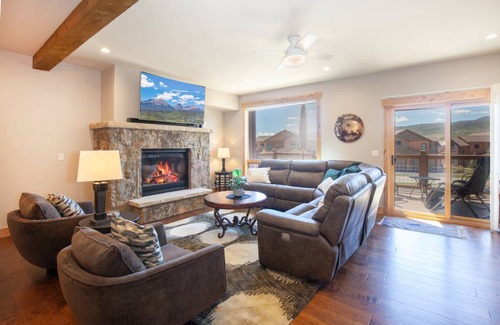 South Forty House | 211 m² House ∙ 3 bedrooms ∙ 8 guests