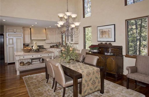 Highland Meadows House | 2123 Vermont Home