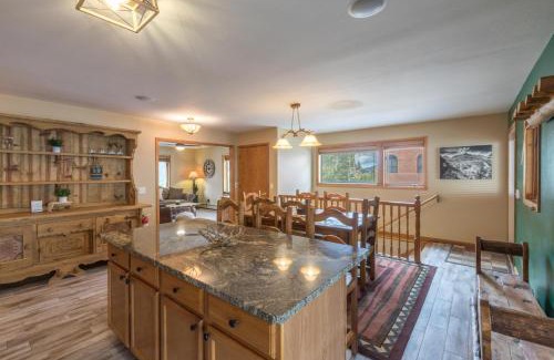 Ouray House | 225 6th Avenue 4
